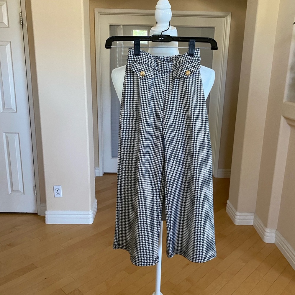 Set of Two Zara Kids Black and White Wide Legged Pants and Long Sleeved Top - Picture 7 of 11